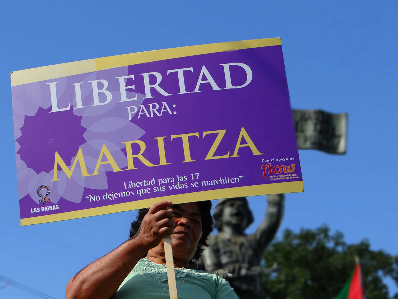 MUJERES ORGANIZADAS DEL AMSS REALIZAN PLANTÓN EN APOYO A LAS17 | 2014