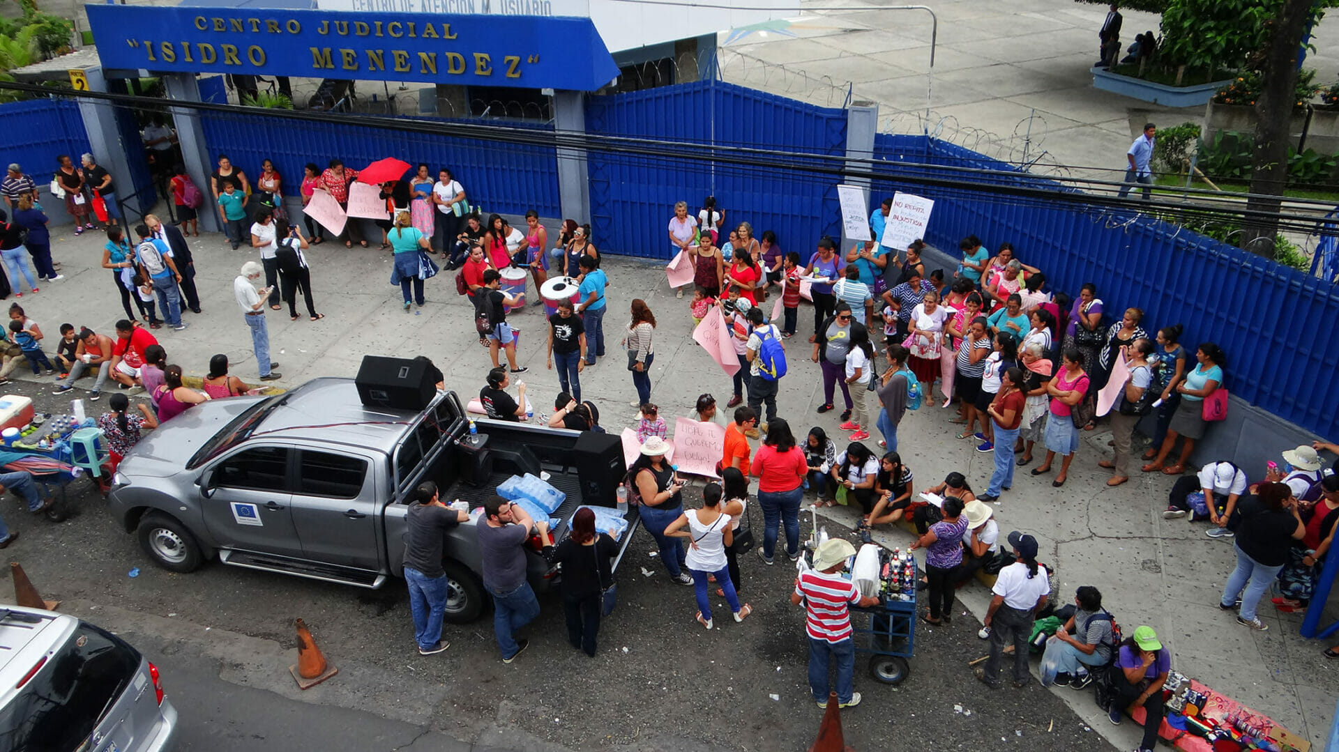 JUSTICIA PARA  EVELYN BEATRIZ: CONCENTRACION  FRENTE A JUZGADO ISIDRO MENENDEZ | 23.06.17